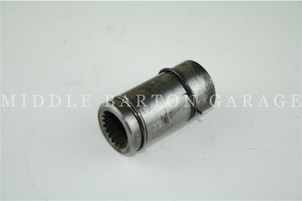 Splined input shaft sleeve - 600/600D